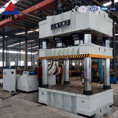 2000噸四柱液壓機-山東威力重工 2000噸四柱液壓機-山東威力重工