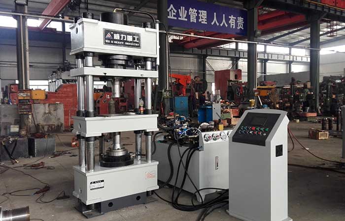 雙動薄板拉伸(四梁四柱)液壓機 雙動薄板拉伸(四梁四柱)液壓機