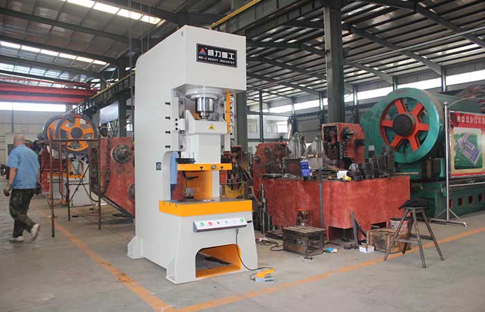 100噸固定臺(tái)液壓沖床YWH21-100T