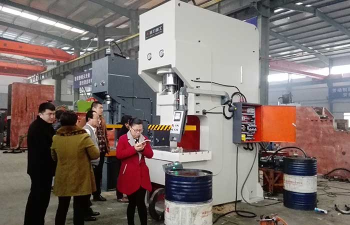 200噸鋼板焊接液壓沖床YWH21-200T 200噸鋼板焊接液壓沖床YWH21-200T