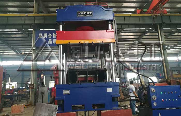 315噸灰斗車液壓機(jī)